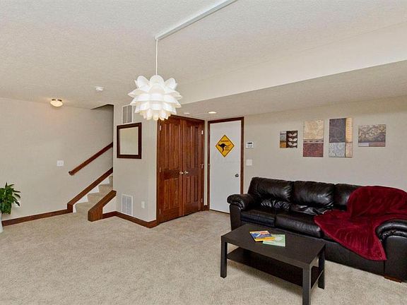 3rd image of 5922 Winberry Creek Dr