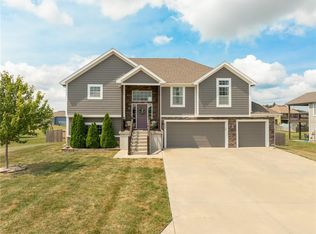 6994 141st St, Basehor, KS 66007