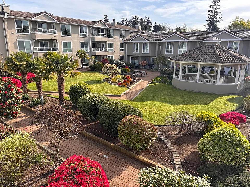 15875 Marine Dr #207