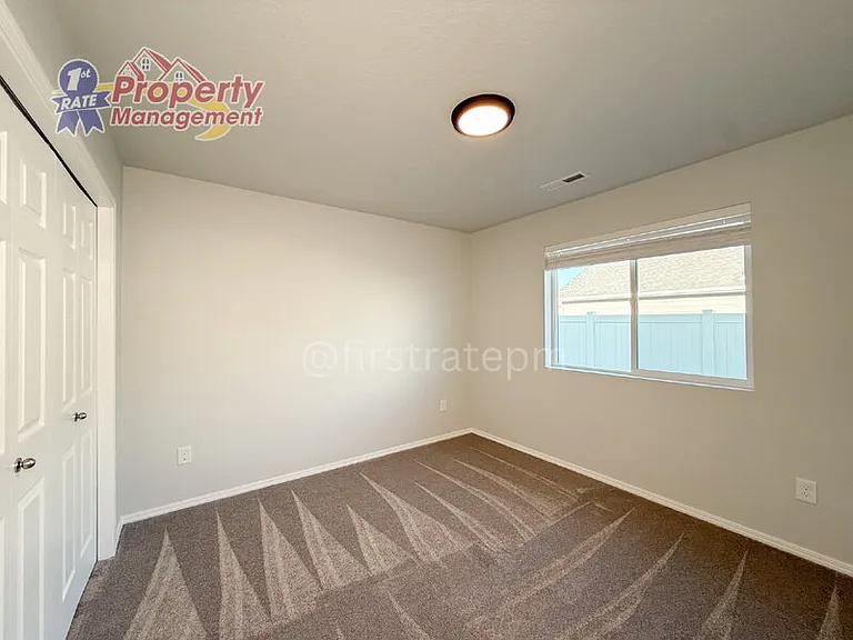 4918 Endicott Dr — Photo 9