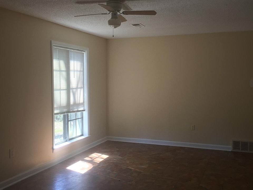 1st image of 4521 Villagreen Dr