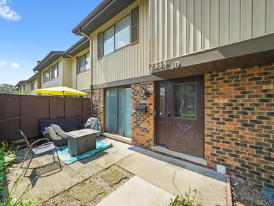 7333 Winthrop Way Unit 10, Downers Grove, IL, 60516