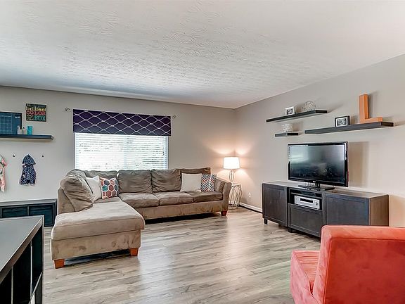 4th image of 9730 Cloveridge Dr