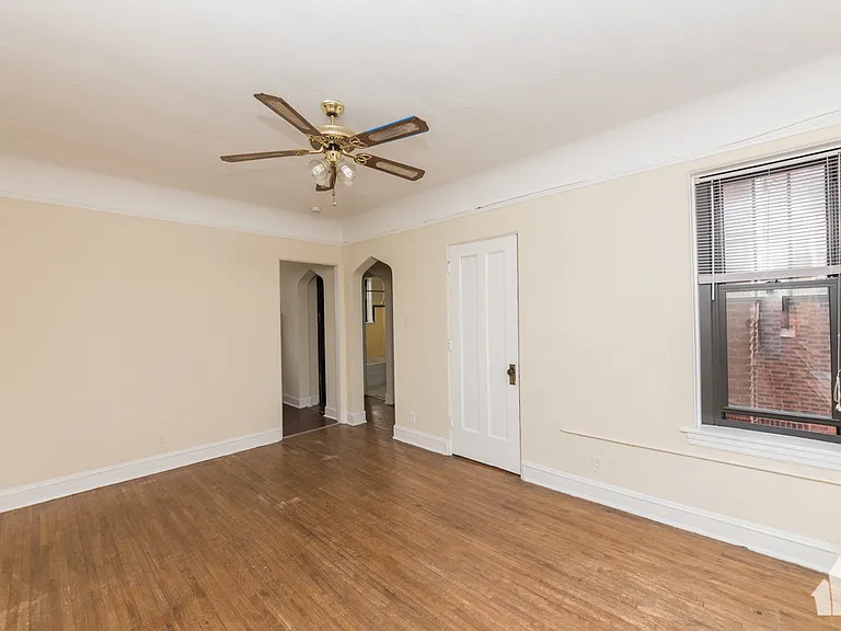 1310 N Artesian Ave #1R — Photo 3