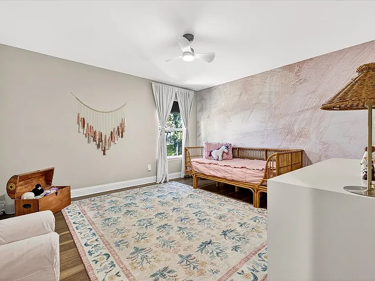 415 Filipp Ln — Photo 45