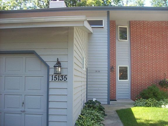 Private Outside Entry!