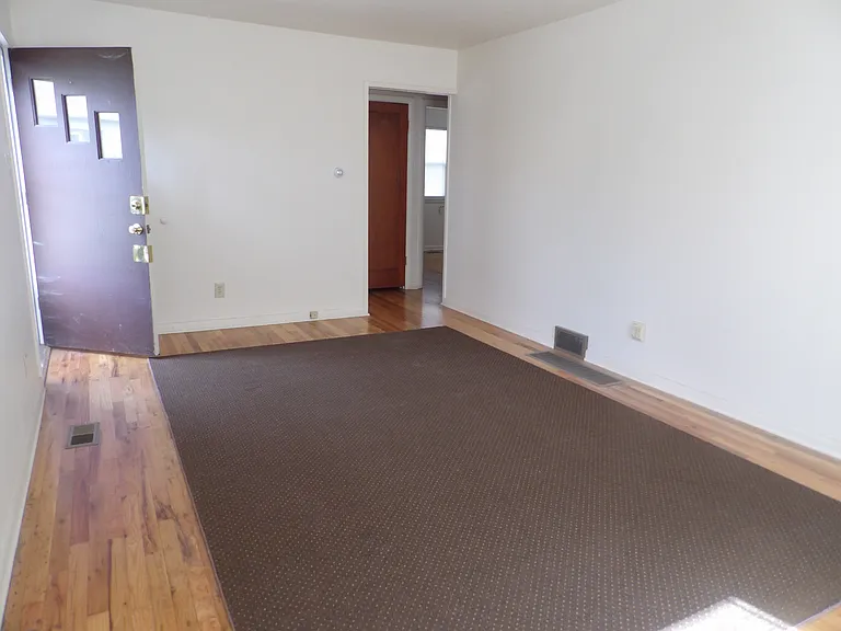 1501 N Cedar St — Photo 6