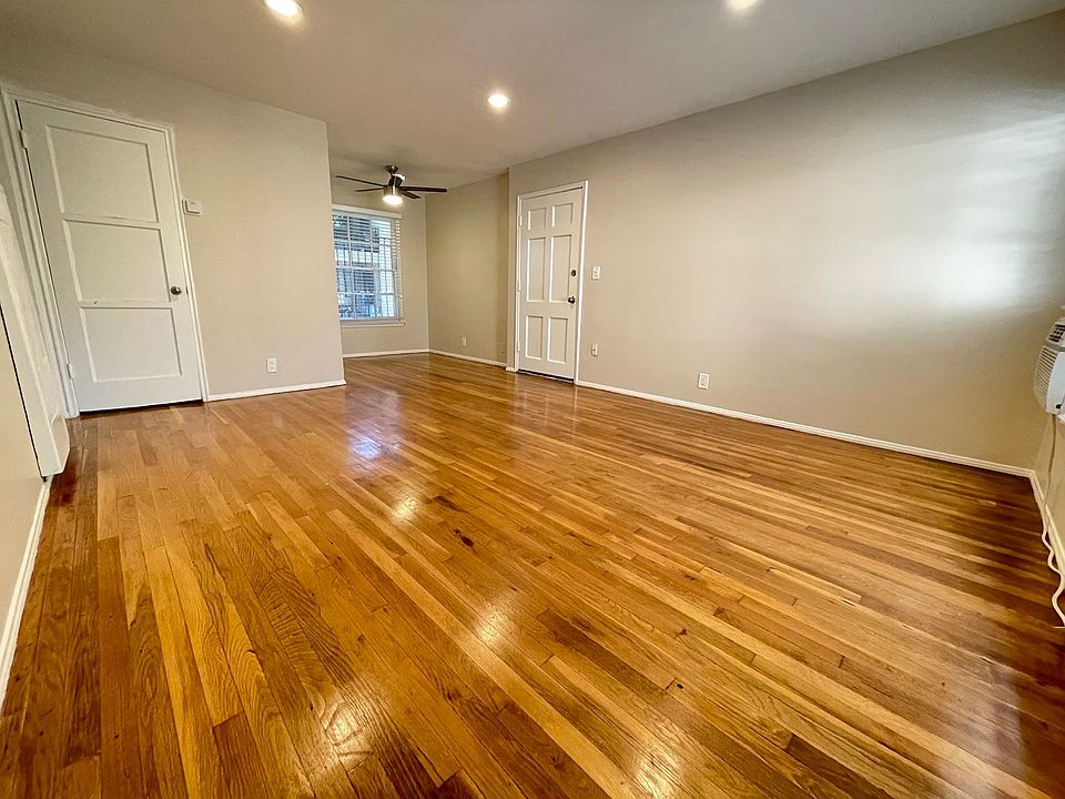 1st image of 5940 Willowcrest Ave #B