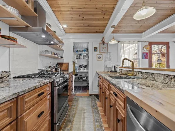 72 Butler St #2, Salem, MA 01970