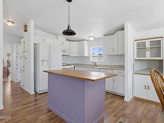 4th image of 960 TUMBLEWEED Drive