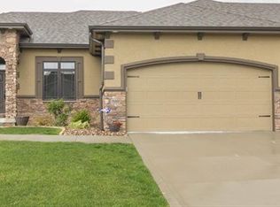 15005 Brookview Dr, Urbandale, IA 50323