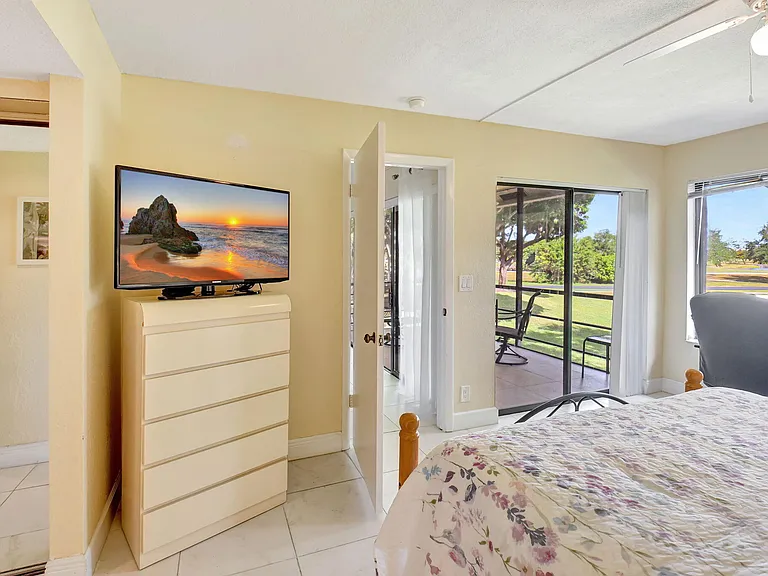 5715 Fairway Park Dr #201 — Photo 29
