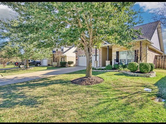 3rd image of 220 Passendale Ln