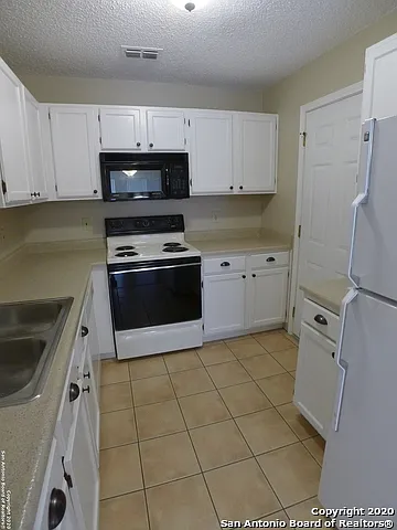 703 Meadow Frg — Photo 10
