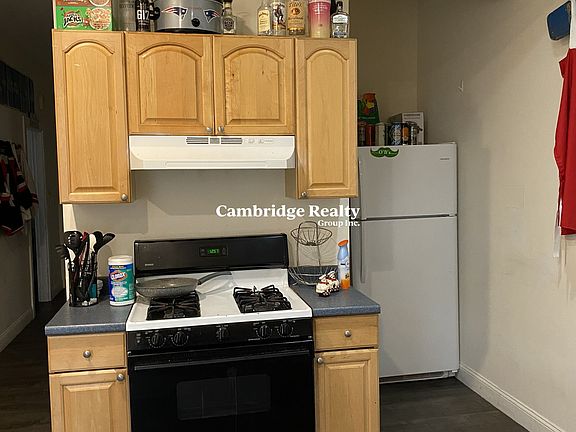 2nd image of 91-93 Calumet St #3T