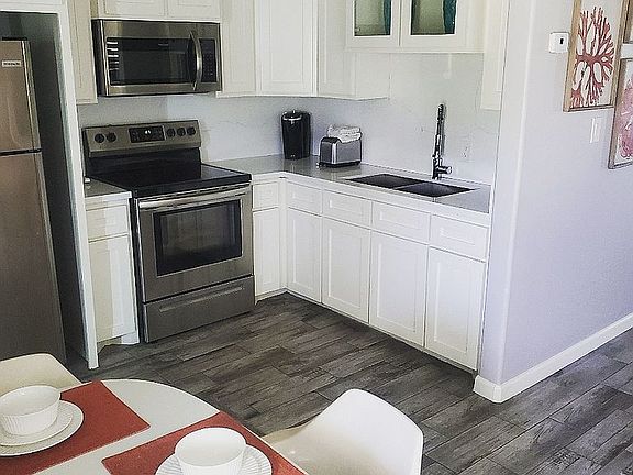 4th image of 102 E Tarpon St #2-1