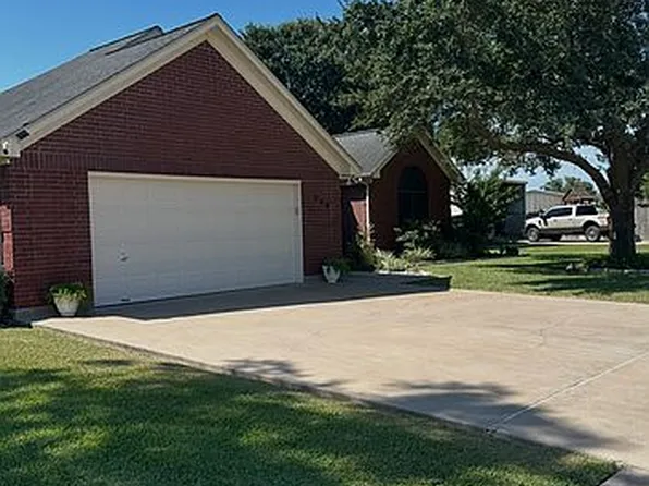 806 Foxglove Dr, Edna, TX 77957
