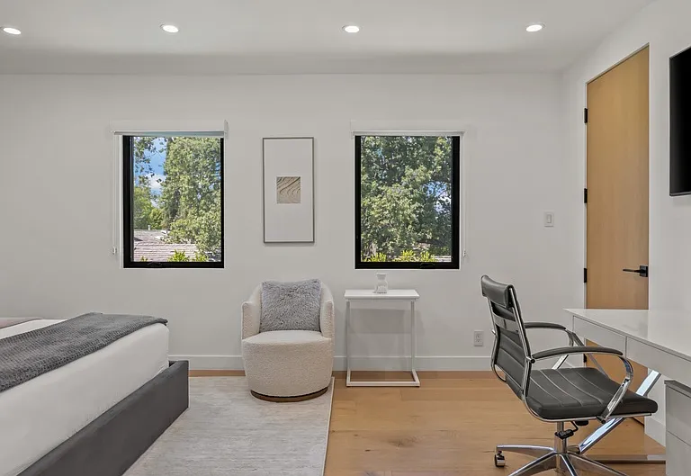 17045 Otsego St #1 — Photo 36