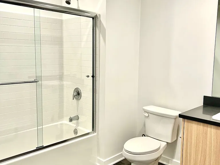 14333 Sylvan St — Photo 32