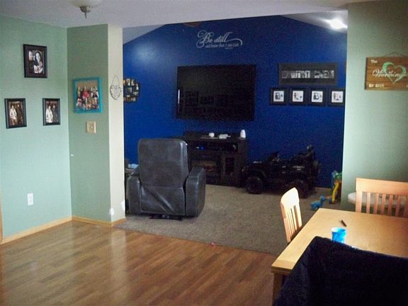 2nd image of 1325 Carbon St
