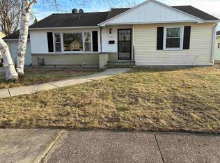 1646 Loretta Ln, Green Bay, WI 54302