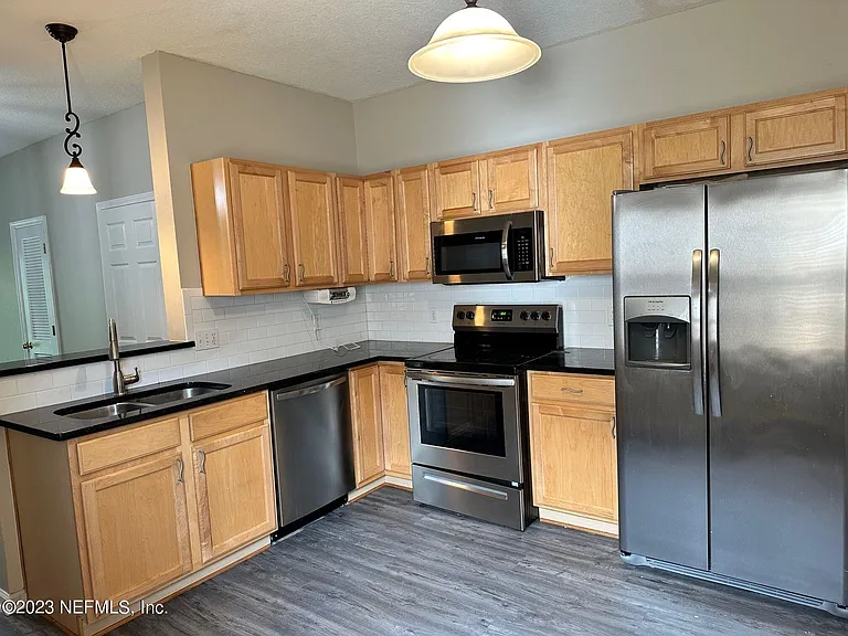 264 Scrub Jay Dr — Photo 3
