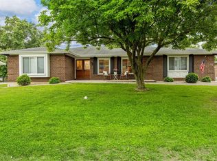 24 Grant Dr, Saint Peters, MO