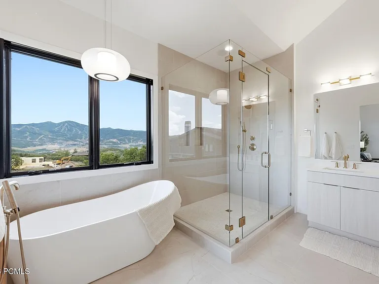 1285 E Lasso Trl — Photo 30