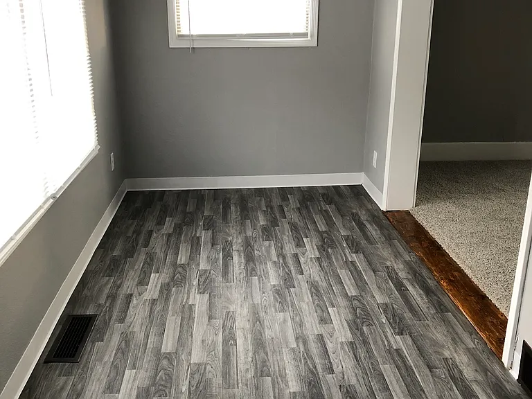 E 32nd Ct — Photo 2