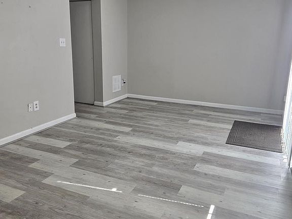 5th image of 5825 Suitland Rd