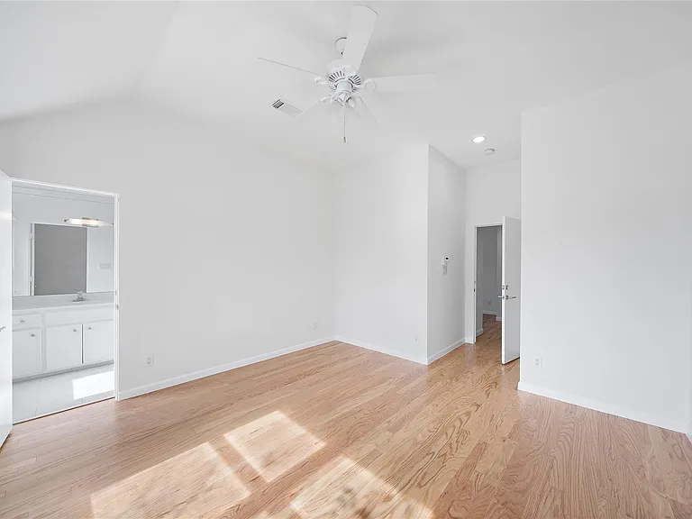 2437 North Blvd — Photo 27