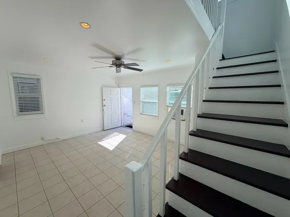 1027 E 2nd St, Long Beach, 1027 E 2nd St, Long Beach, CA 90802