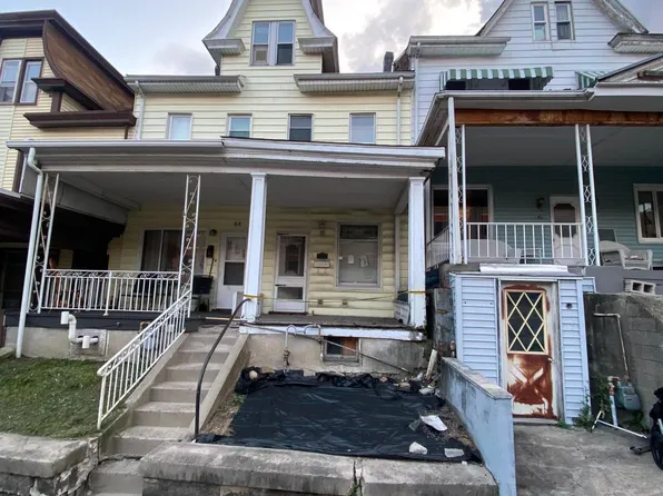 42 S Vine St, Mount Carmel, PA 17851