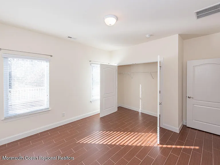 12 Cindy Ct — Photo 35
