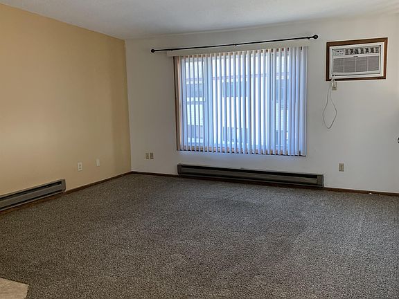 4th image of 1106 10th Ave N #6