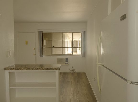 5th image of 1323 Micheltorena St Unit 0