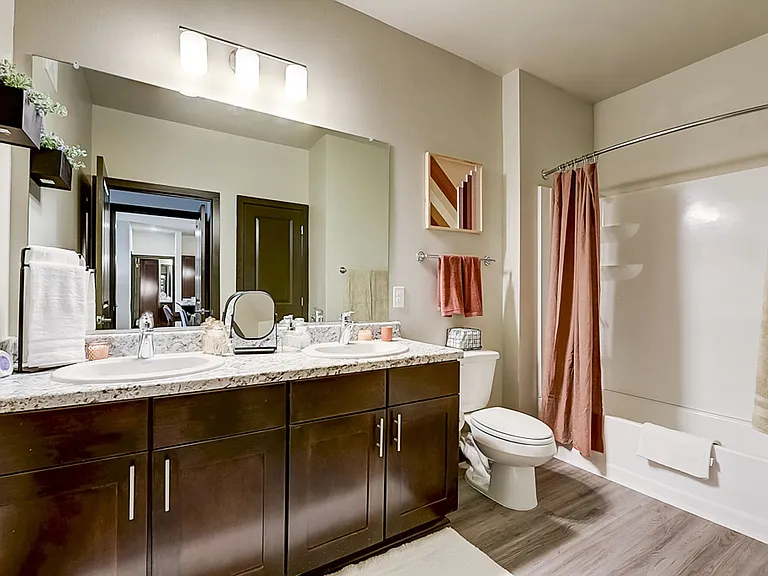 Spacious Bathroom