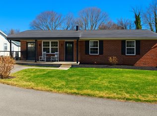 414 Riddell Ct, Irvine, KY 40336