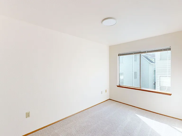 Willow Bay Apartments — Photo 36