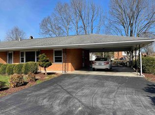 308 Old Greenville Rd, Staunton, VA 24401