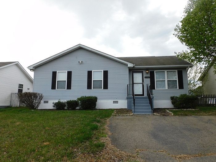 1st image of 21361 Lexington Dr