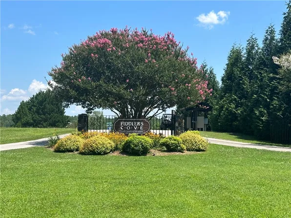 1A The Bear Blvd, Tamassee, SC 29686