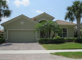 8253 Valiant Dr, Naples, FL 34104