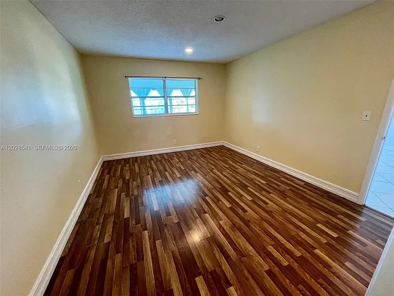 5021 W Oakland Park Blvd #309 — Photo 10