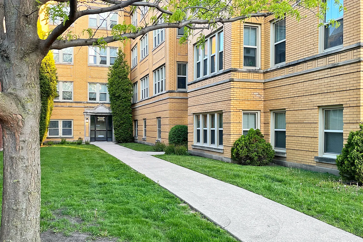1530-1532 N. Austin Blvd. — Photo 2
