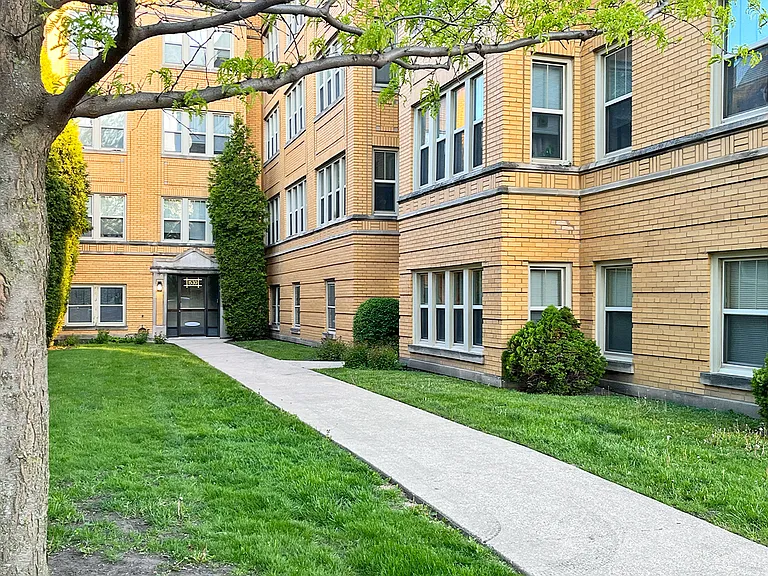 1530-1532 N. Austin Blvd. — Photo 2