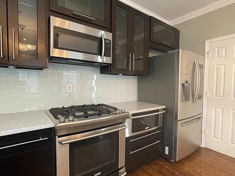6633 Creek Point Way — Photo 13