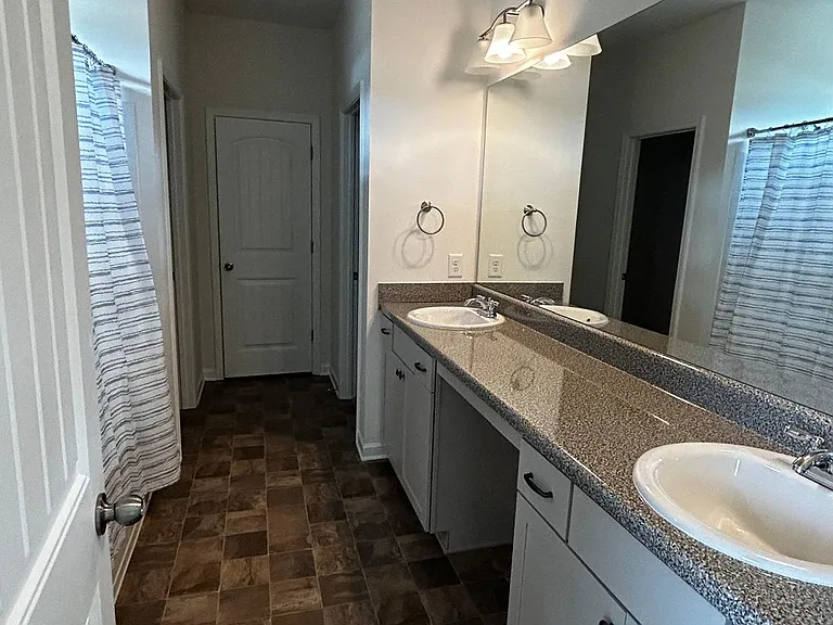 405 Springs Crossing Dr — Photo 16