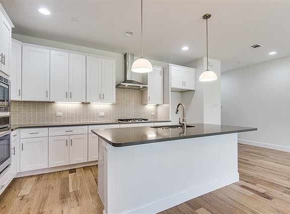 4th image of 5704 Woodlands
