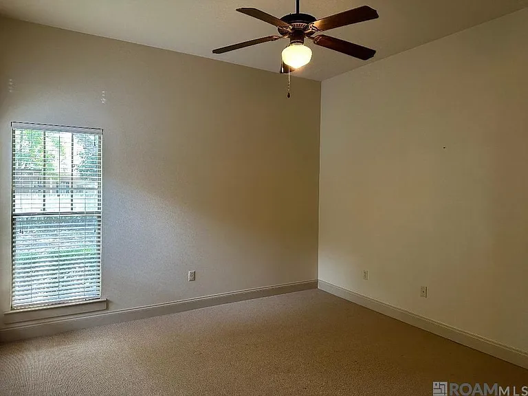 8952 Boone Dr — Photo 2